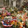 serge-de-beketch-tombe-au-cimetiere-du-pere-lachaise-avec-fleurs